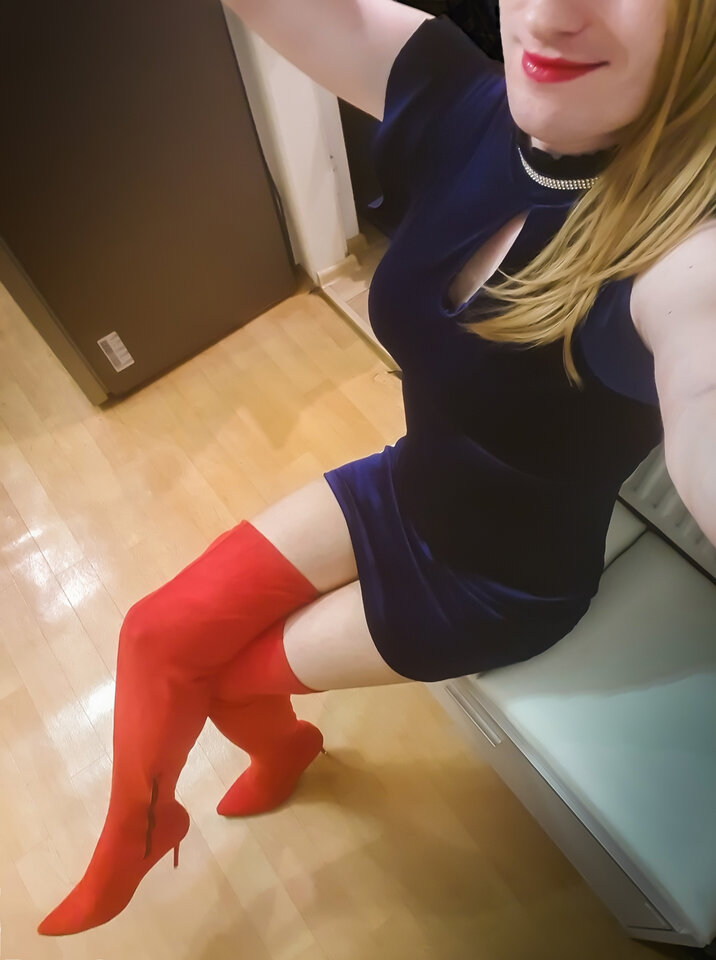 Red lips - red boots - Natalka91