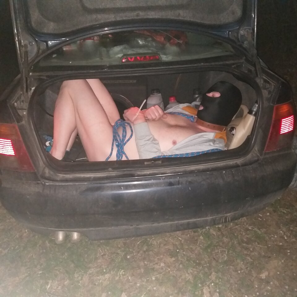 w bagażniku - exit69