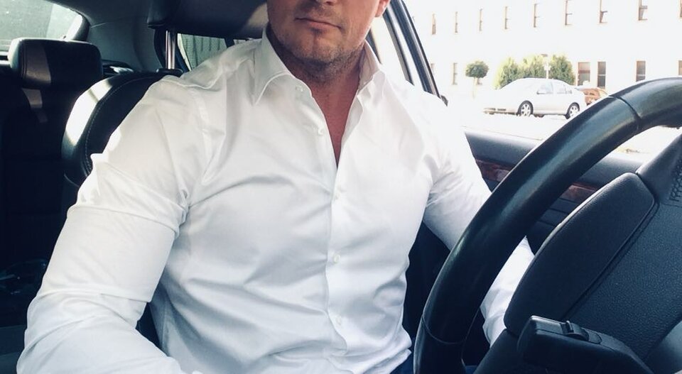 Ponoć biała koszula, kobiece serca rozczula..(?) ;) - _mma_