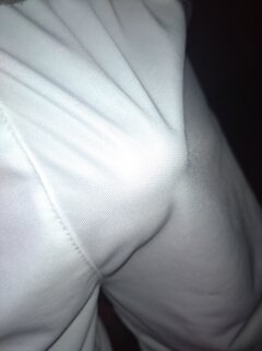 Tak się chodzi po mieście bez majtow :)