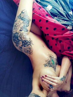 Poranne rozciąganie w łóżeczku