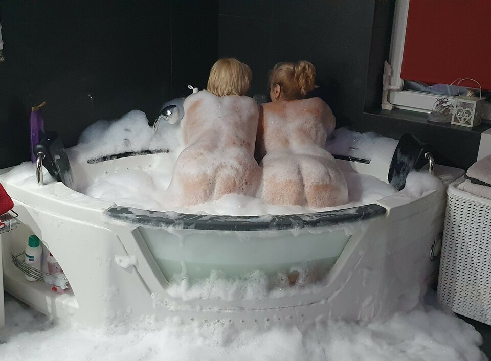 Piana party.jpg - ampara100