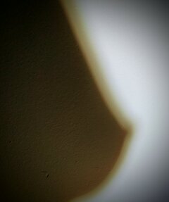 Poranne słońce i cień na ścianie....