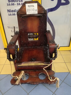 Taki fotel w jednym ze sklepów meblowych...