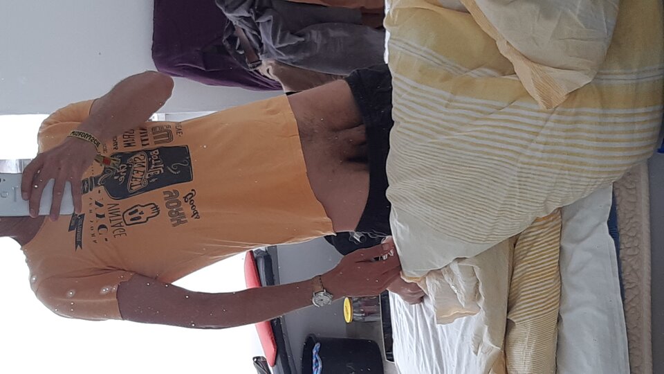 Z przodu, ale tak, zeby podjudzic, nie pokazac calego - Swiezy