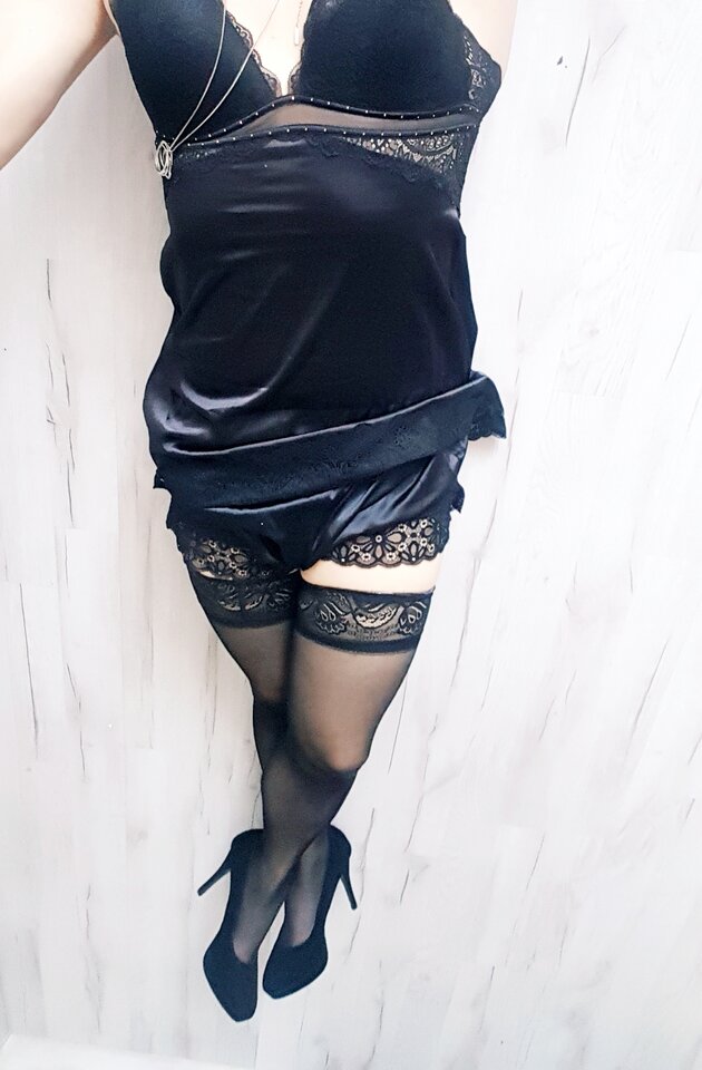 Tak mi wygodnie, ale mogłoby być bardziej.... - SoniaSzpila