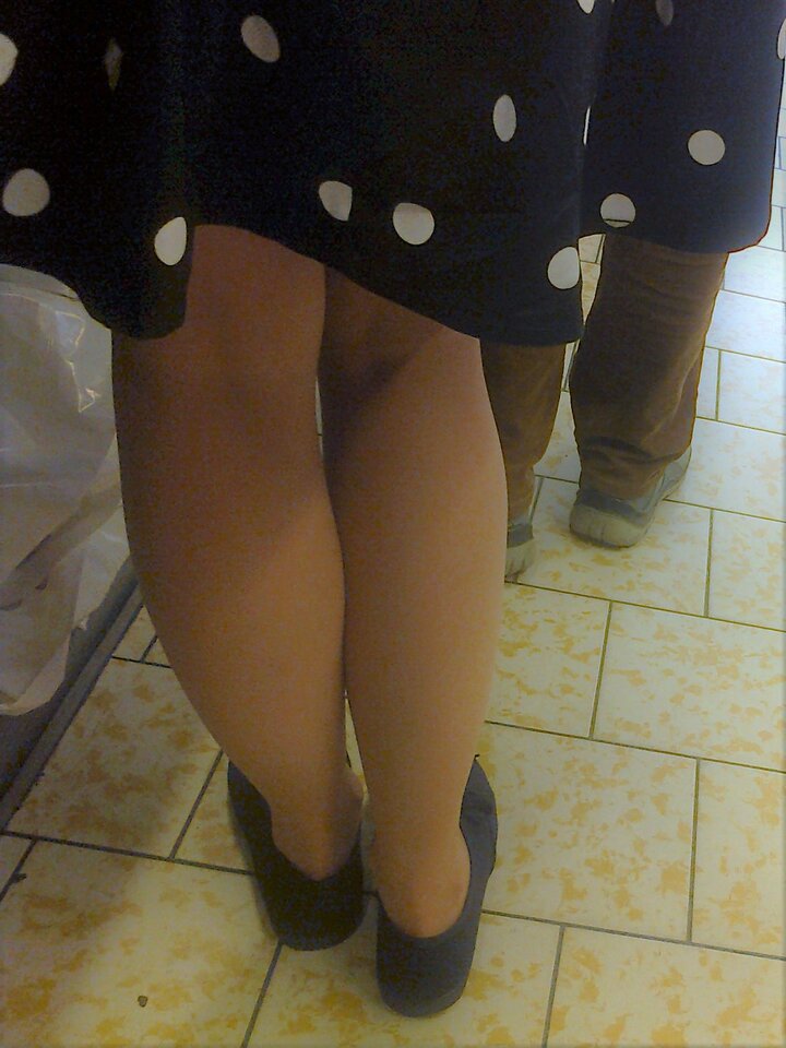 W płaskich butach też może być sexi - rajstopki_zony