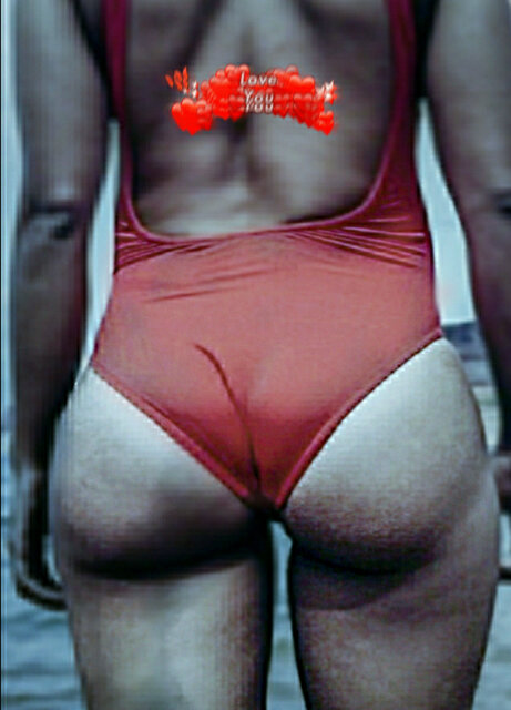 Plażing, szkoda że w kostiumie musiałam być - MBSL