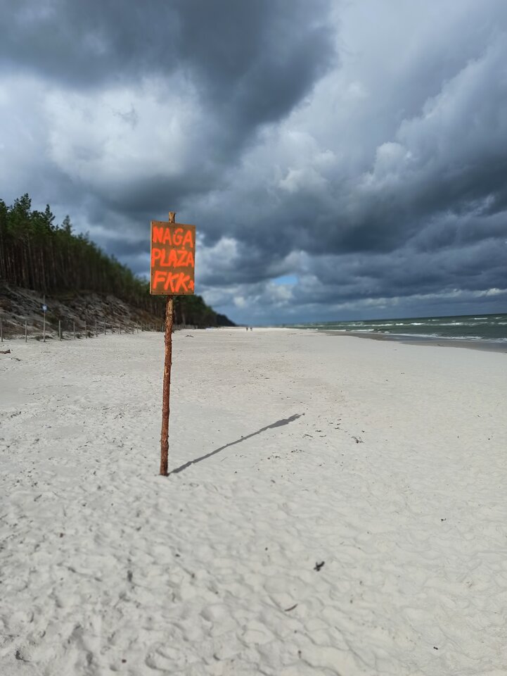 Wczesnym rankiem na plaży. - pareczka123