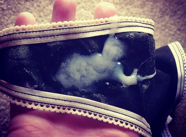 01.jpg - UleglyCumPiss