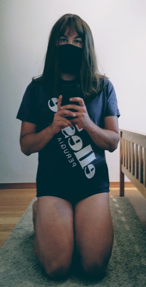 🥰 - guyontheredsofa