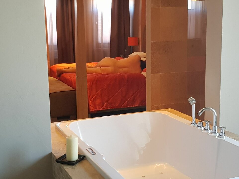 Resized_20180803_150835_2368.jpeg - marbarellared1