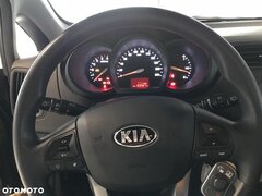 KIA RIO (14).jpg