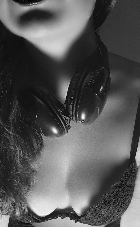 Do jakiej piosenki chciałbyś żebym zatańczyła ? - mmff