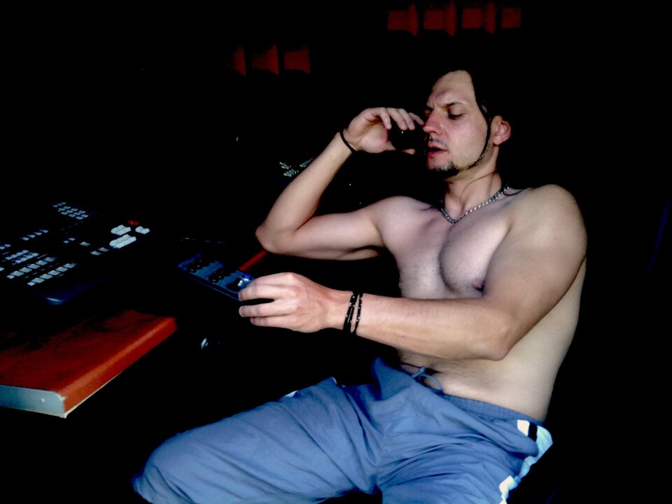 !OnAirPablosReziCar.jpg - LonLin