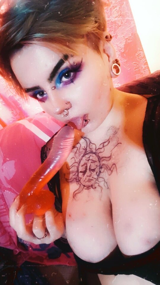 deep - NiegrzecznaG0wniara