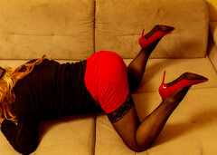 maja na kolanach 2.jpg