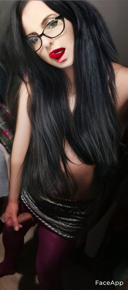 FaceApp_1603662997919.jpg - MoniczkaPrzebieralska