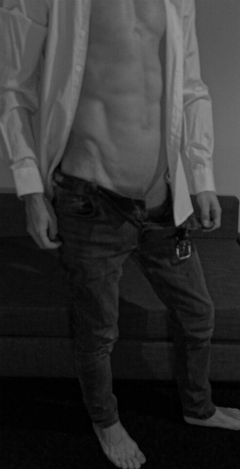 Undress me... - SomeoneWro