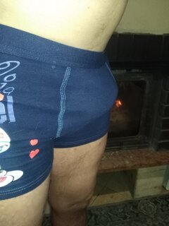 Obudzony pracuś chce smerfetki