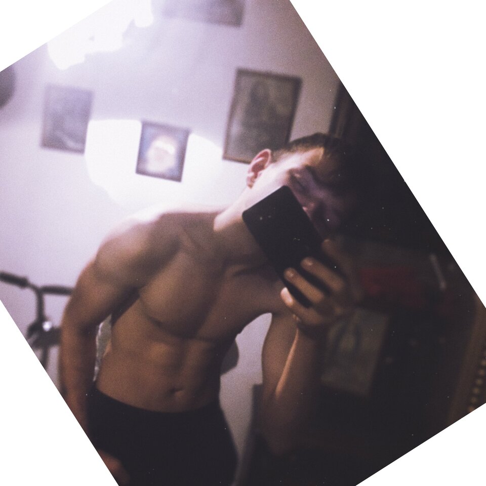 PicsArt_10-25-12.50.42.jpg - Maciek1337