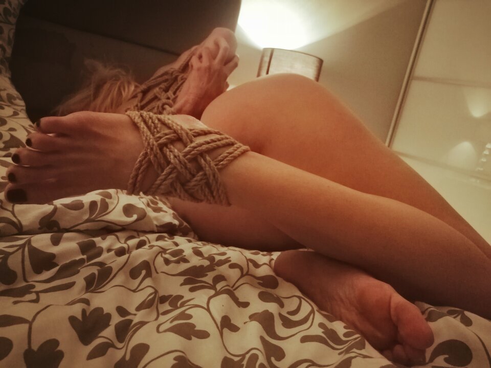 Kiedy nie możesz nic zrobić... I jesteś własnością... 😈 - LadyInBlack2020