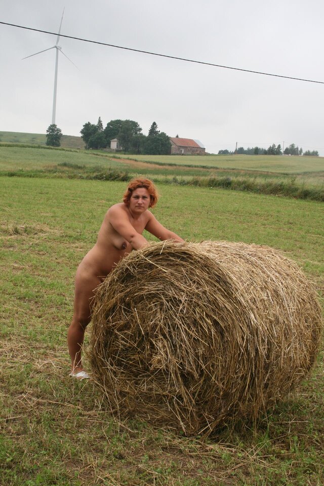 IMG_0156.jpg - nakedgirl