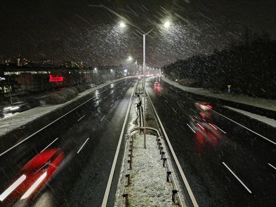 Pierwszy śnieg, ostatni podróżni - hrun