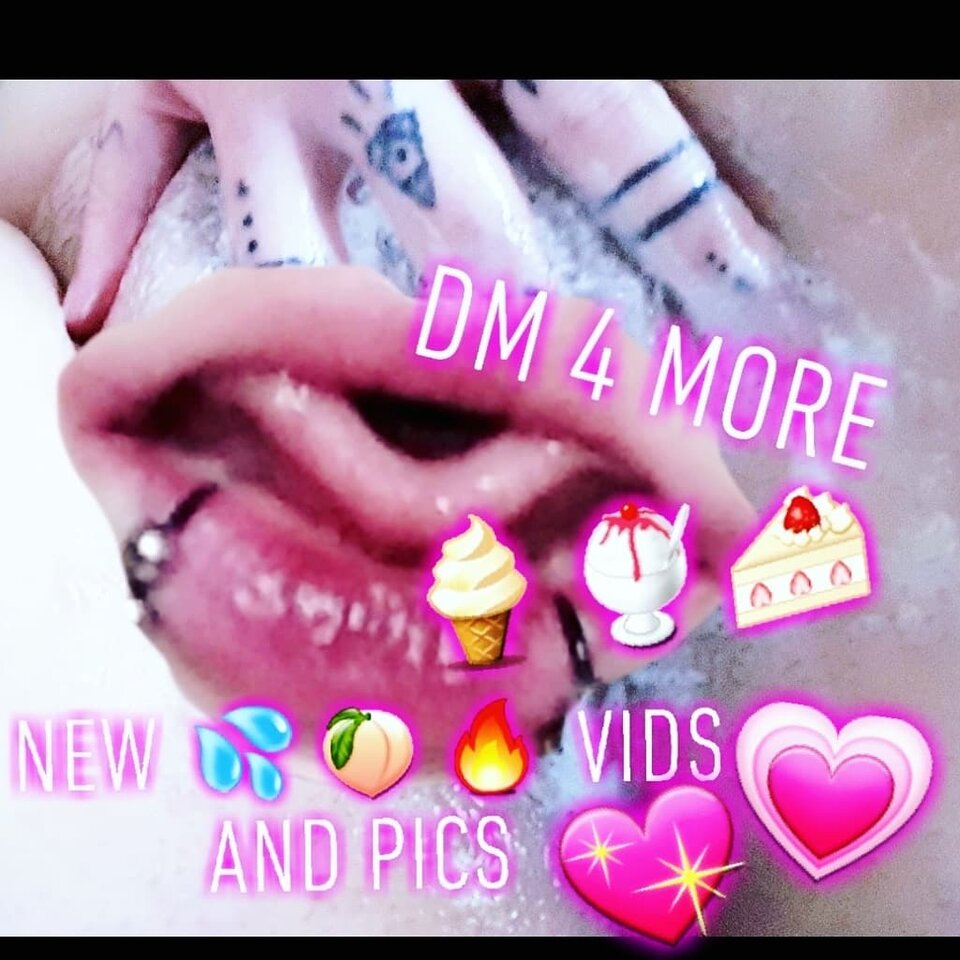 Nowe soczyste i mokre zdjęcia i filmy do kupienia - NiegrzecznaG0wniara