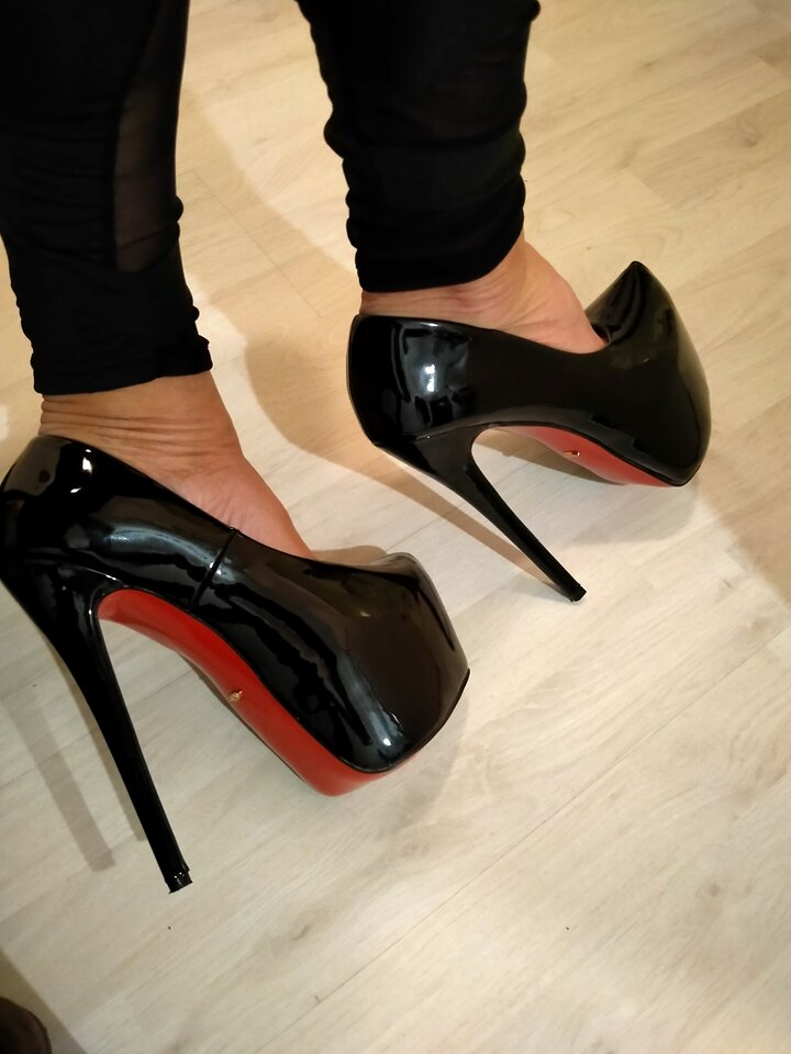 2020-12-03 16.34.11.jpg - MartinkaCross