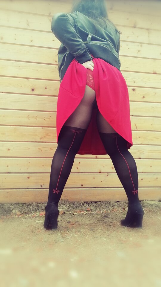 Zimno na dworze. Kto mnie ogrzeje. - ParaNowa8991