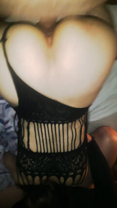 Chlopak w cipie obcy w ustach