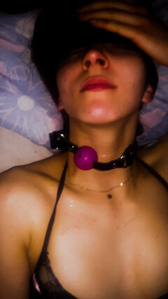 Byla grzeczna wiec knebel zdjety