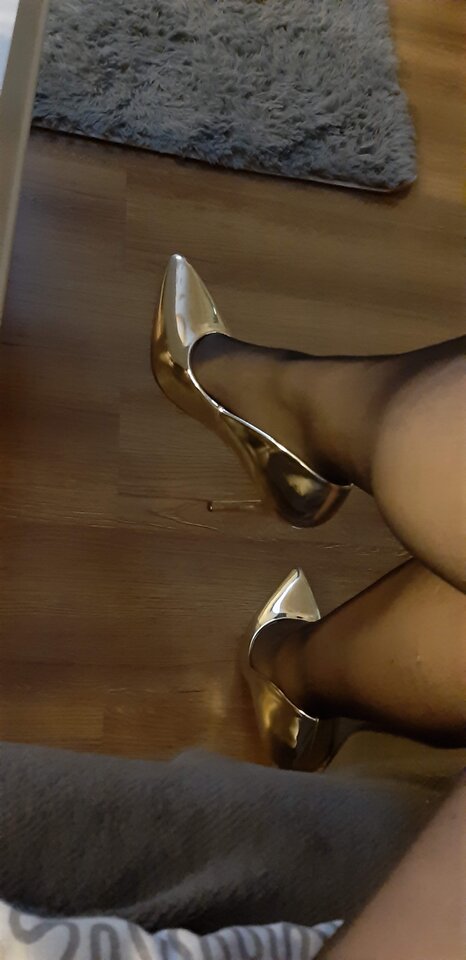 20200126_212110.jpg - LoverFeetGirls