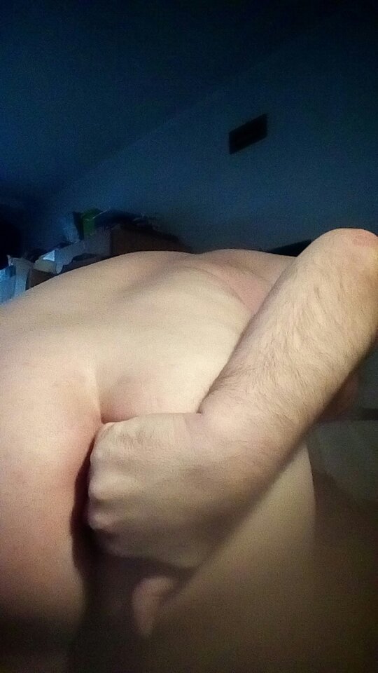 P cwelik wkłada palce do dziurki 28.01.2021 g.14.18.jpg - Wawa48