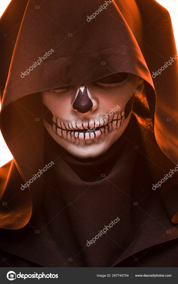 depositphotos_267745754-stock-photo-woman-skull-makeup-black-dea - Marcinn1111