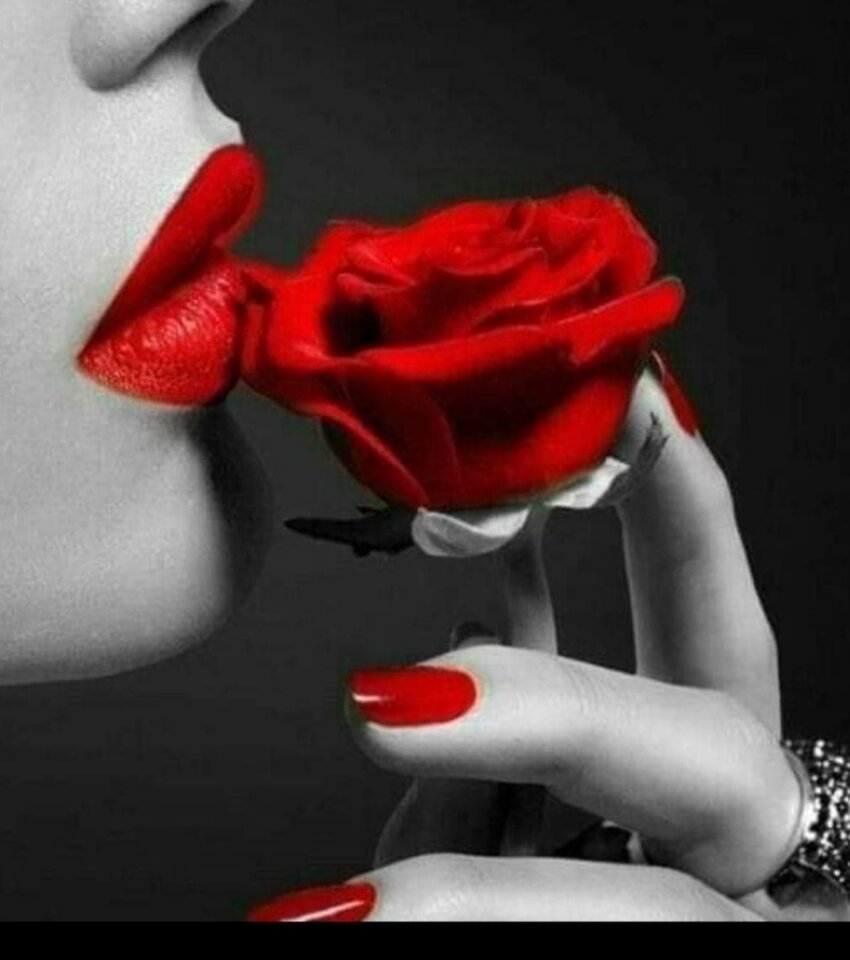 Hmmm - SamotnaNieSama