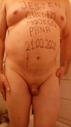 P cwelik z napisem Jestem Cwelem Mojego Pana 21.02.2021 g.15.56.jpg