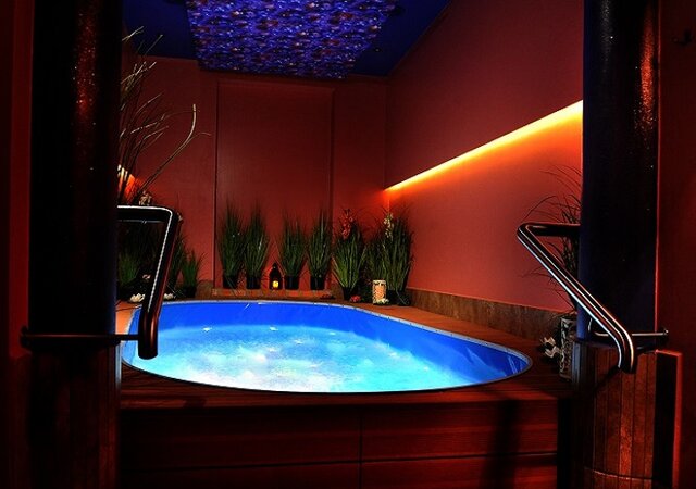 jacuzzi.jpg - LIBERTYROOMS