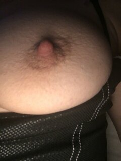 Czy ktoś mnie jeszcze wytarmosi tutaj za cycuszka o tej porze??