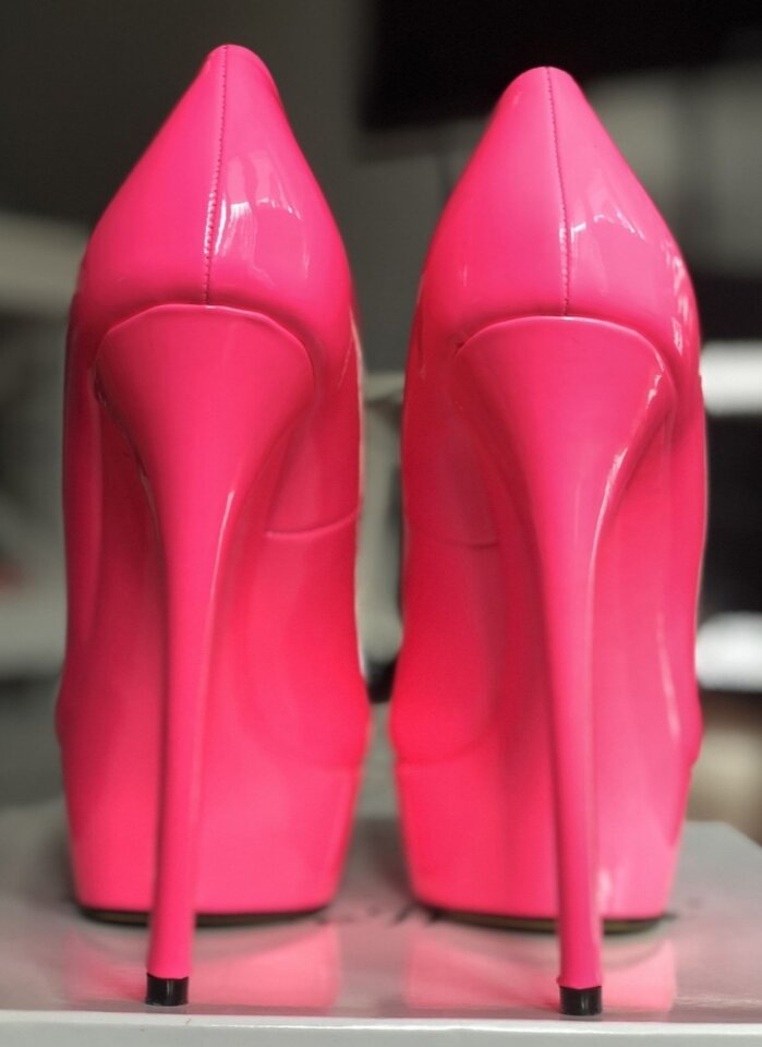 Screenshot_20210402_170819.jpg - HighHeelsShot