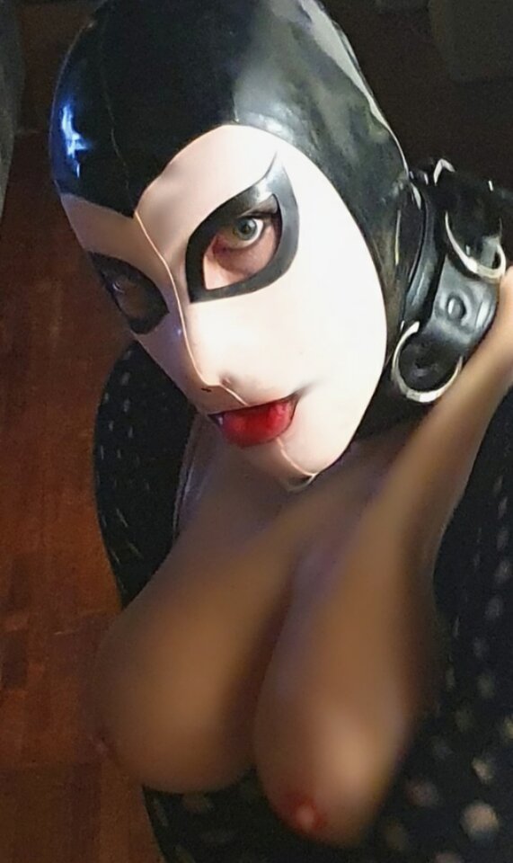PicsArt_01-06-05.06.37.jpg - Rubberpuppet