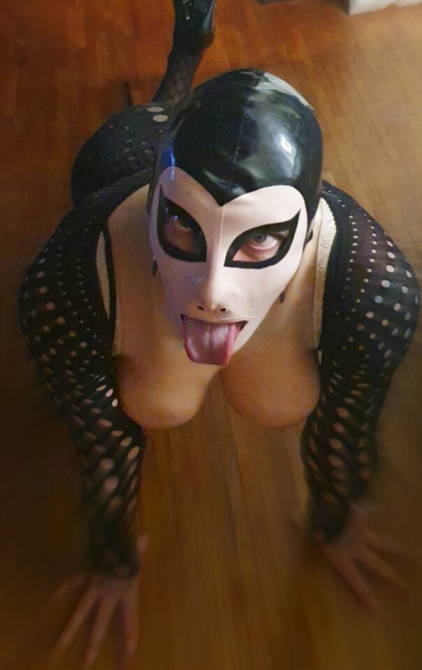 PicsArt_01-03-09.37.21.jpg - Rubberpuppet