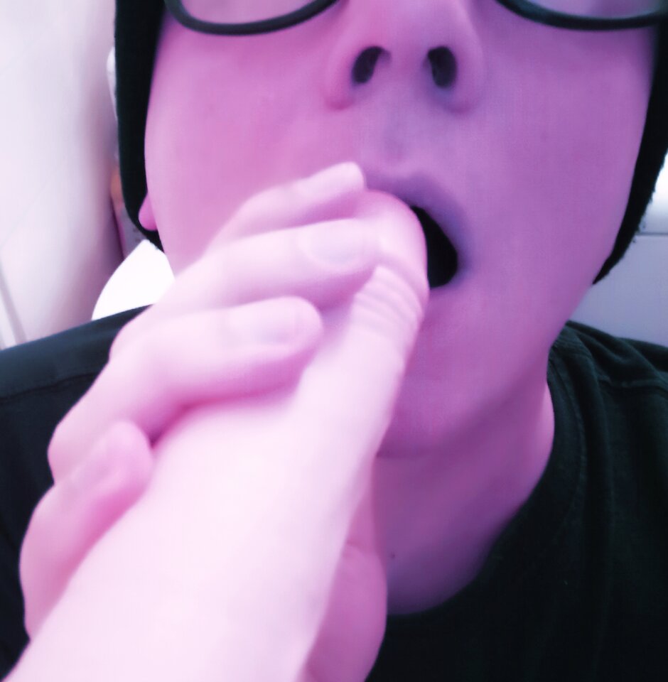 005.jpg - UleglyCumPiss