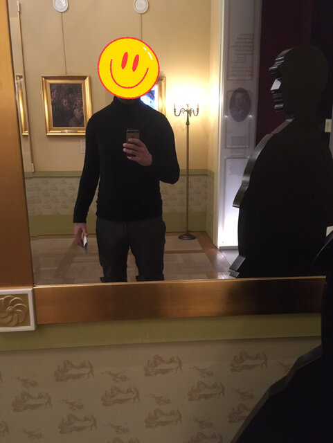 Uśmiechnięty turysta. Poznajecie miejsce?  - PanCogito_