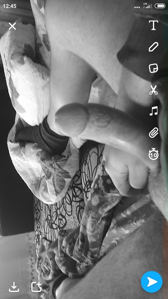 Screenshot_2021-04-18-12-45-10-398_com.snapchat.android.jpg - Davidasd