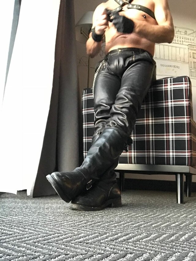 leather_fun_39