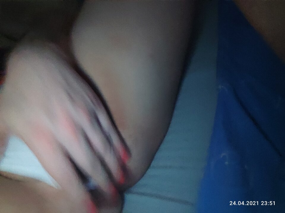 IMG_20210424_235045_TIMEBURST4.jpg - juliadada