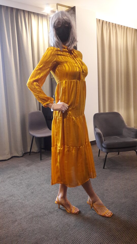 yellow dress :) jak Wam się podobam ? - Sabine_