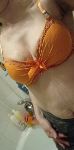 W potrzebie finansowej staniki za $$$ wysyłka pomocy 